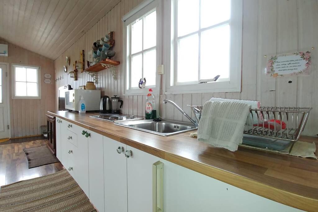 Cosy Cottage-Alfabakki-With Hot Tub Stori-Bakki Екстер'єр фото