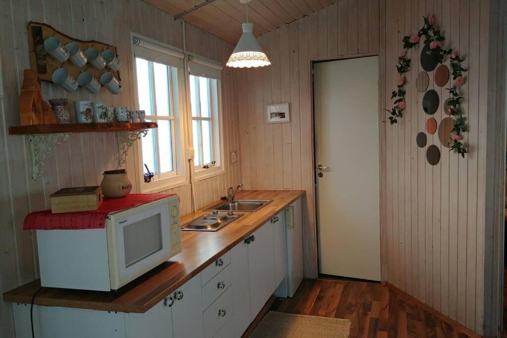 Cosy Cottage-Alfabakki-With Hot Tub Stori-Bakki Екстер'єр фото